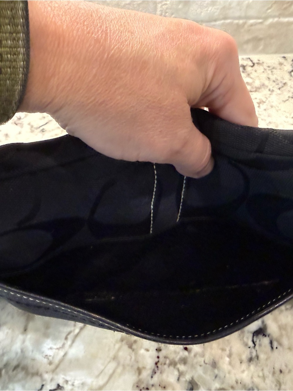 Coach EUC Black Signature Turn-Lock Shoulder Bag - Picture 6 of 8